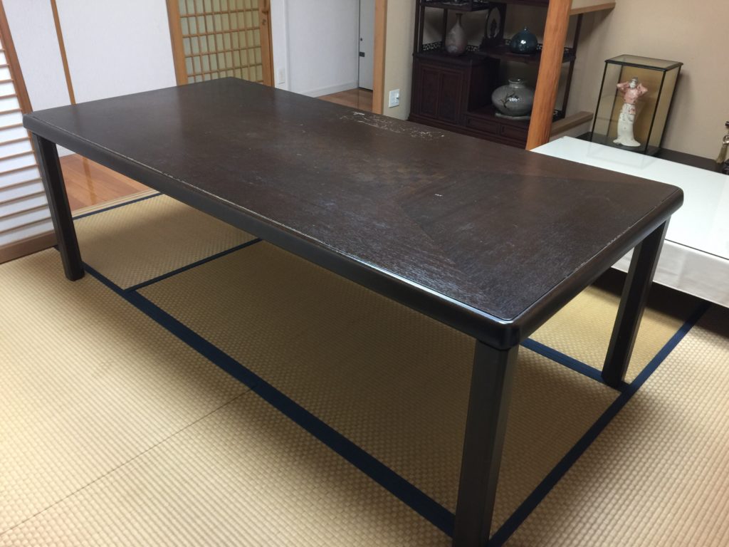 福岡市中央区で20年使用のダイニングテーブルを再生塗装